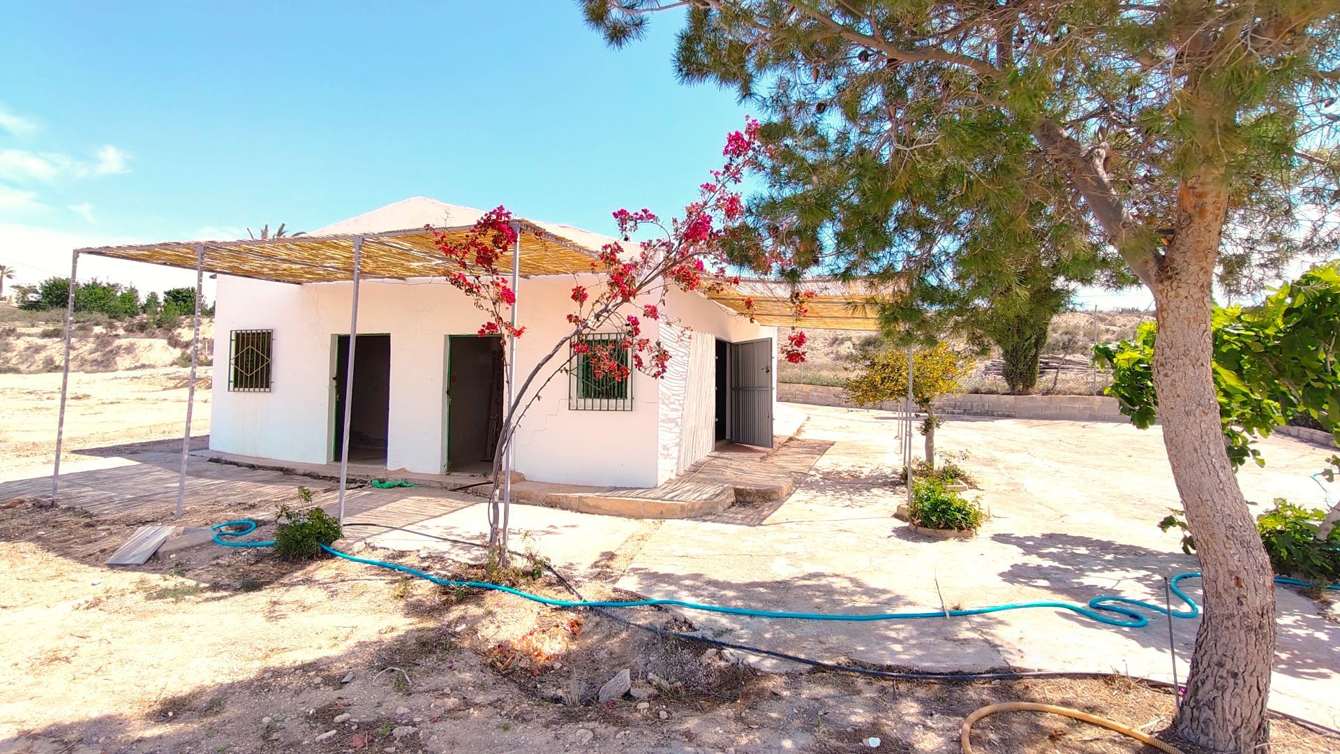 Existing country house and rural land in Mahoya, Abanilla